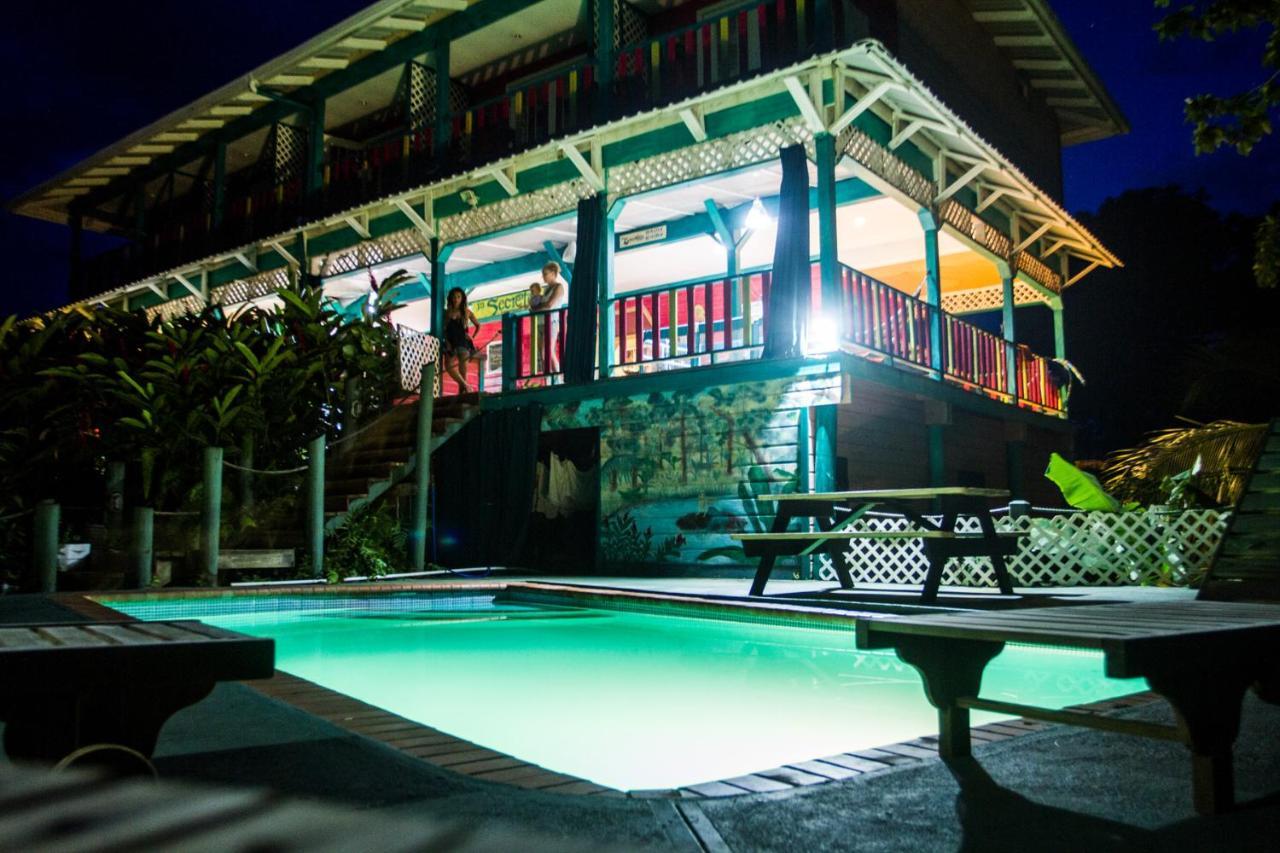 Los Secretos Guesthouse Bocas del Toro Exterior photo